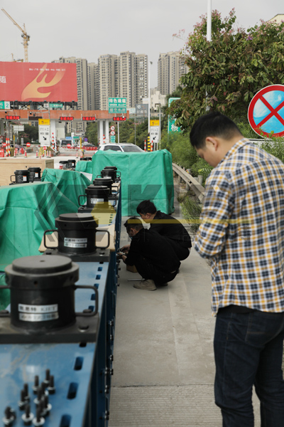 步履式智能頂推液壓系統使用現場