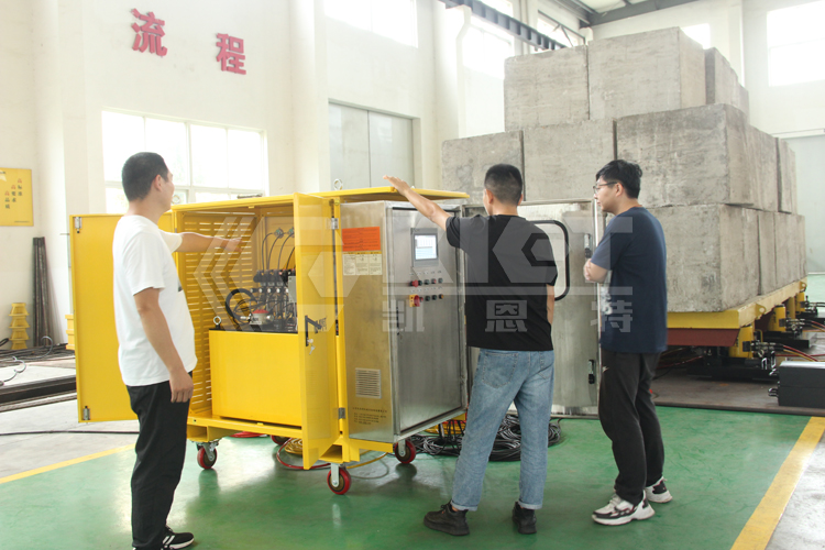 分級頂升液壓千斤頂同步頂升試驗(yàn)現(xiàn)場